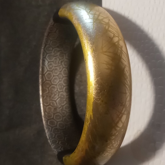 Bangle bracelet. Gold ,black with honey comb pattern 2.8 inside - Picture 4 of 5